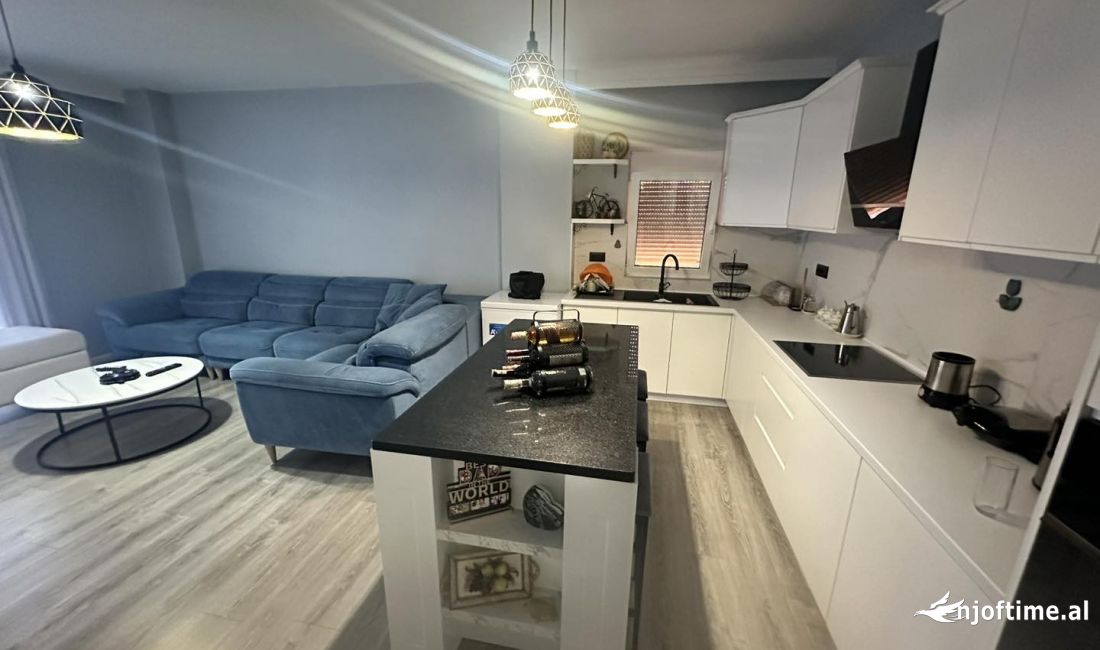 Shtepi ne shitje Apartament ne Tirane, 2+1, Mobilimi E mobiluar, Pagesa 249,000  Euro.