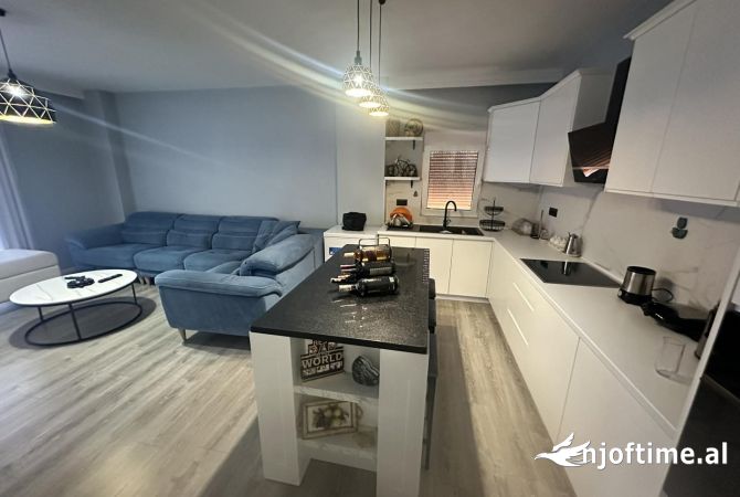 Shesim super apartament 2+1+2 prane Vasil Shanto