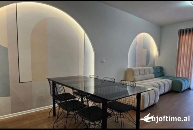 Shtepi ne shitje Apartament ne Tirane, 2+1, Mobilimi E mobiluar, Pagesa 275,000  Euro.