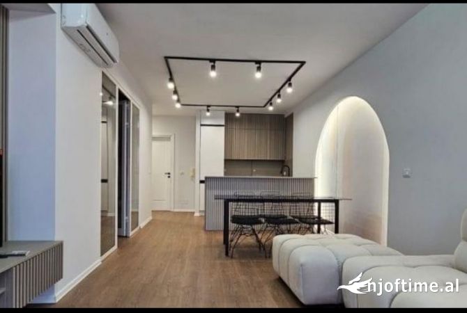 Shtepi ne shitje Apartament ne Tirane, 2+1, Mobilimi E mobiluar, Pagesa 275,000  Euro.