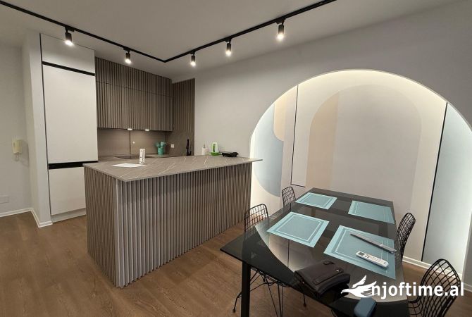 Shtepi ne shitje Apartament ne Tirane, 2+1, Mobilimi E mobiluar, Pagesa 275,000  Euro.