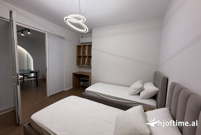 Shtepi ne shitje Apartament ne Tirane, 2+1, Mobilimi E mobiluar, Pagesa 275,000  Euro.
