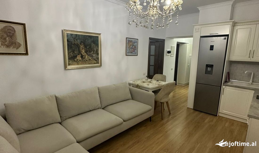 Shtepi me qera Apartament ne Tirane, 2+1, Mobilimi E mobiluar, Pagesa 650  Euro.