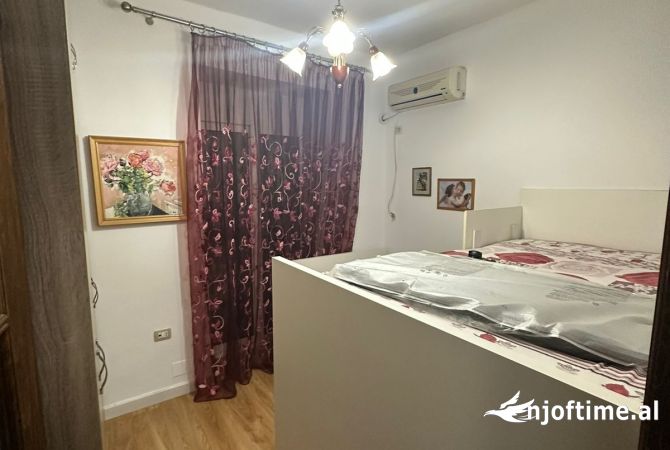 Shtepi me qera Apartament ne Tirane, 2+1, Mobilimi E mobiluar, Pagesa 650  Euro.