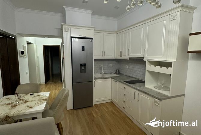 Shtepi me qera Apartament ne Tirane, 2+1, Mobilimi E mobiluar, Pagesa 650  Euro.