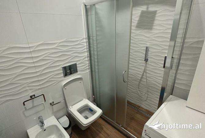 Shtepi me qera Apartament ne Tirane, 2+1, Mobilimi E mobiluar, Pagesa 650  Euro.