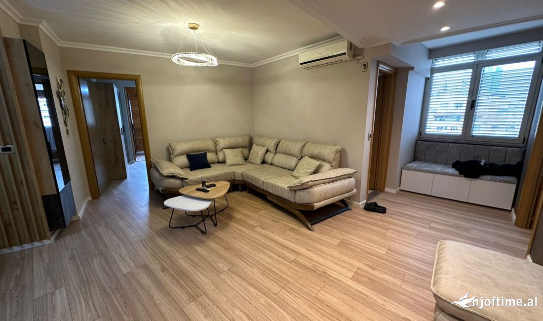Shtepi ne shitje Apartament ne Tirane, 2+1, Mobilimi E mobiluar, Pagesa 235,000  Euro.