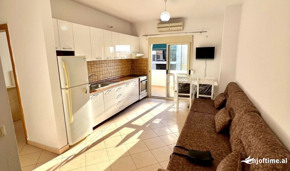 Shtepi ne shitje Apartament ne Tirane, 1+1, Mobilimi E mobiluar, Pagesa 160,000  Euro.