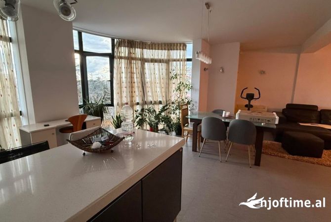 Shtepi me qera Apartament ne Tirane, 3+1, Mobilimi E mobiluar, Pagesa 750  Euro.