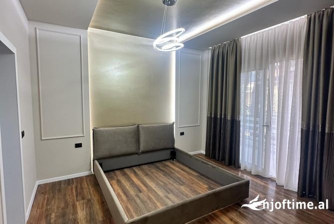 Shtepi ne shitje Apartament ne Durres, 2+1, Mobilimi E mobiluar, Pagesa 275,000  Euro.