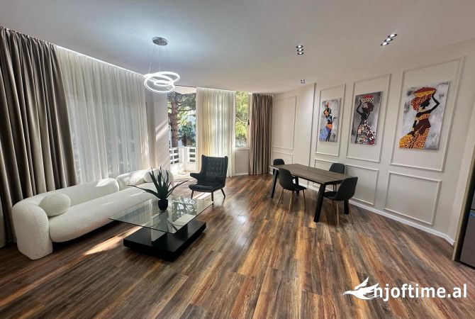 Shtepi ne shitje Apartament ne Durres, 2+1, Mobilimi E mobiluar, Pagesa 275,000  Euro.