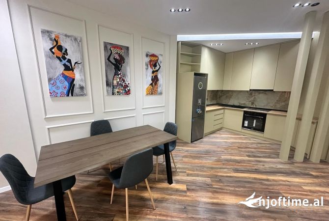 Shtepi ne shitje Apartament ne Durres, 2+1, Mobilimi E mobiluar, Pagesa 275,000  Euro.