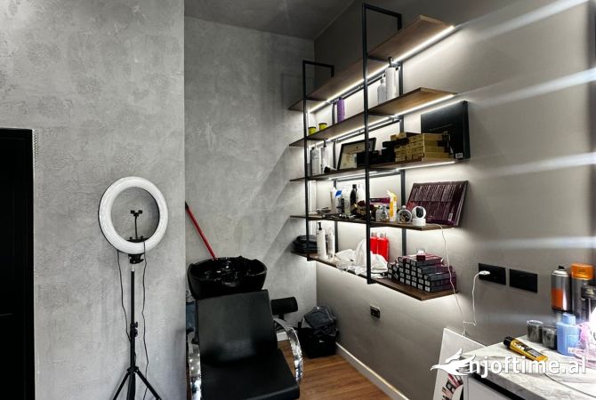 Ambiente Commerciale in Affitto 1+1 a Tirana - 350 Euro