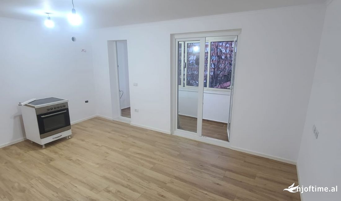Shtepi ne shitje Apartament ne Tirane, 1+1, Mobilimi Bosh, pa mobiluar, Pagesa 120,000  Euro.