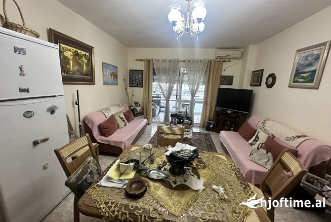 Shtepi ne shitje Apartament ne Tirane, 2+1, Mobilimi E mobiluar, Pagesa 218,500  Euro.