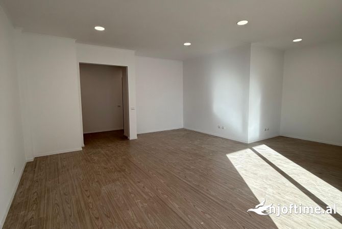 ‼️Jepet me qera zyra 180 m2, 4+1+2 Prane Hilton Garden Inn‼️