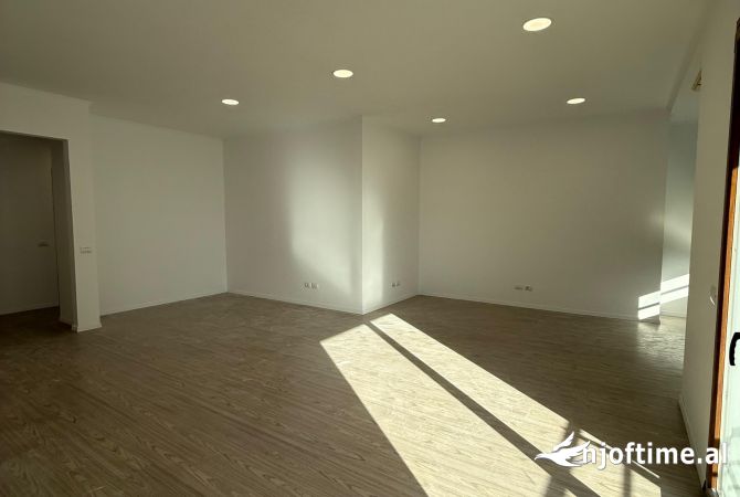‼️Jepet me qera zyra 180 m2, 4+1+2 Prane Hilton Garden Inn‼️