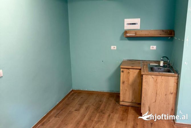 Jepet me qera ambient biznesi kati -1 te Shallvaret