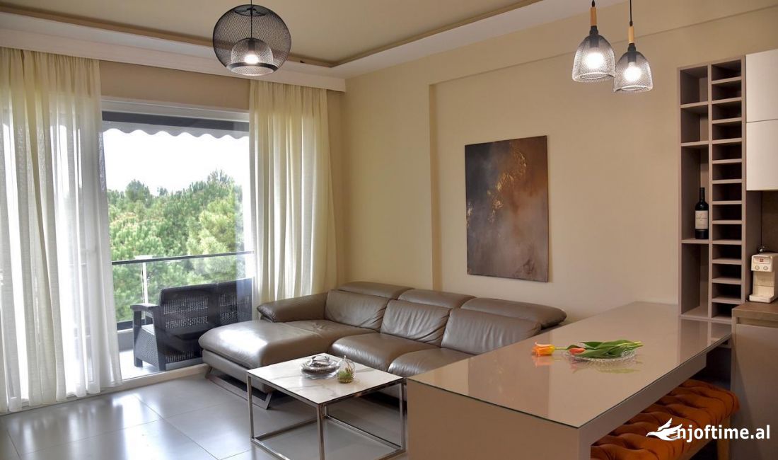 Shtepi ne shitje Apartament ne Durres, 2+1, Mobilimi E mobiluar, Pagesa 280,000  Euro.