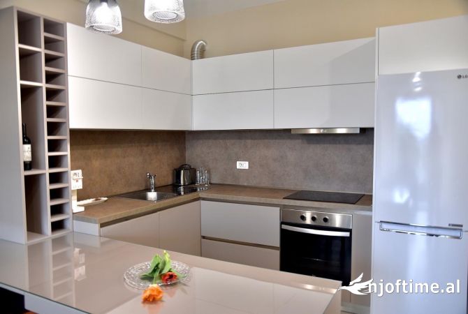 Shtepi ne shitje Apartament ne Durres, 2+1, Mobilimi E mobiluar, Pagesa 280,000  Euro.