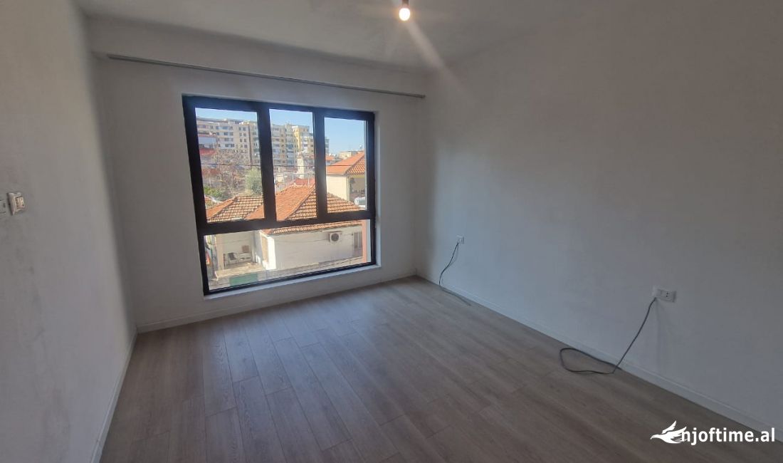  Jepet me qera 2+1 per zyre ne Myslym Shyri