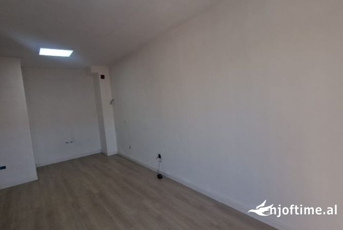  Jepet me qera 2+1 per zyre ne Myslym Shyri