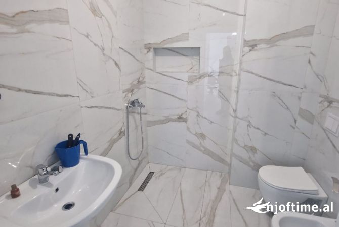  Jepet me qera 2+1 per zyre ne Myslym Shyri