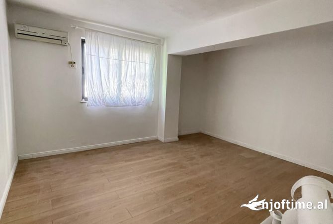 Appartamento in affitto a Tirana 2+1, SemiArredato