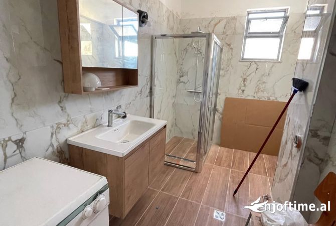 Appartamento in affitto a Tirana 2+1, SemiArredato