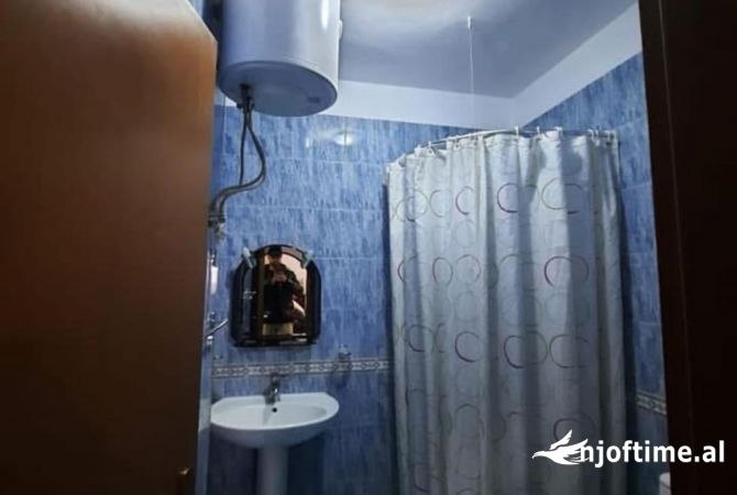 Shtepi ne shitje Apartament ne Tirane, 2+1, Mobilimi E mobiluar, Pagesa 216,600  Euro.