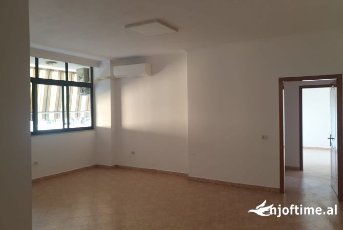 ‼️Ofrojme per qera apartament 2+1+bllk per Zyre, 120 m2 ne Qender te Cirku i Tiranes‼️