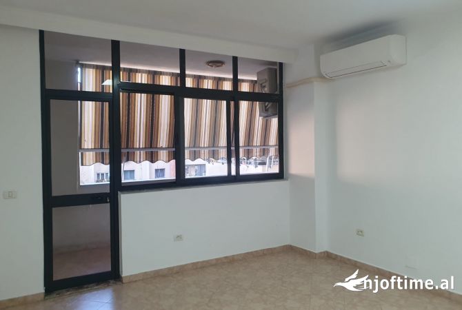 ‼️Ofrojme per qera apartament 2+1+bllk per Zyre, 120 m2 ne Qender te Cirku i Tiranes‼️