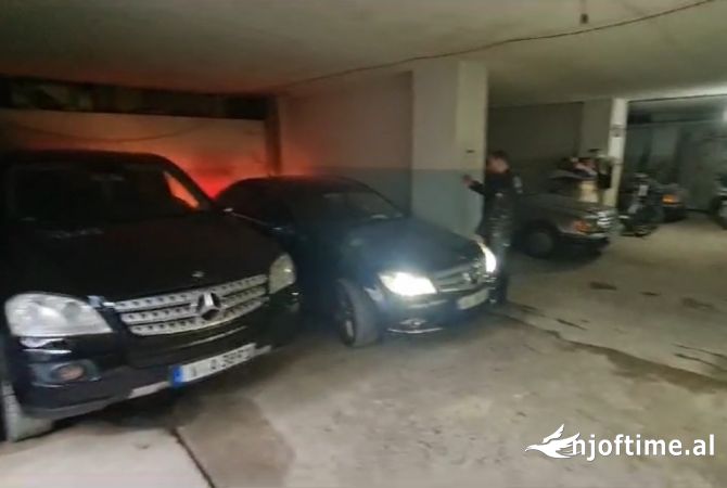 Ambiente Commerciale in Vendita 4+1 a Tirana - 55,000 Euro