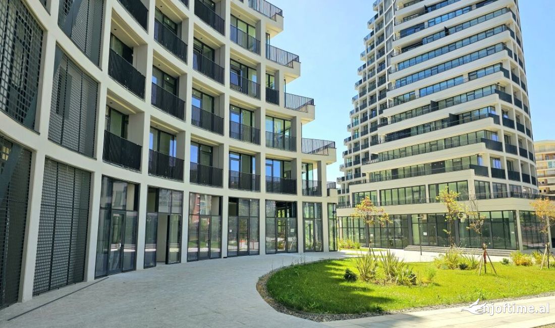 Japim me qera ambient Zyre, 124 m2 me super pamje Lake View