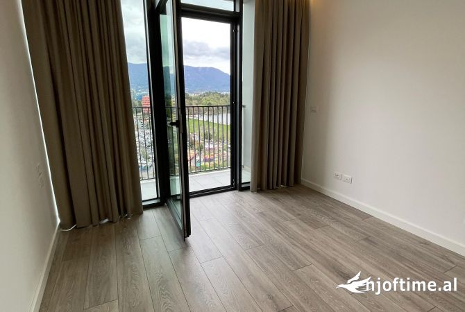 Japim me qera ambient Zyre, 124 m2 me super pamje Lake View
