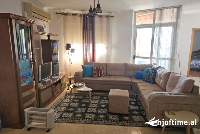 Apartament Modern 2+1 me Qira - Rruga e Barrikadave