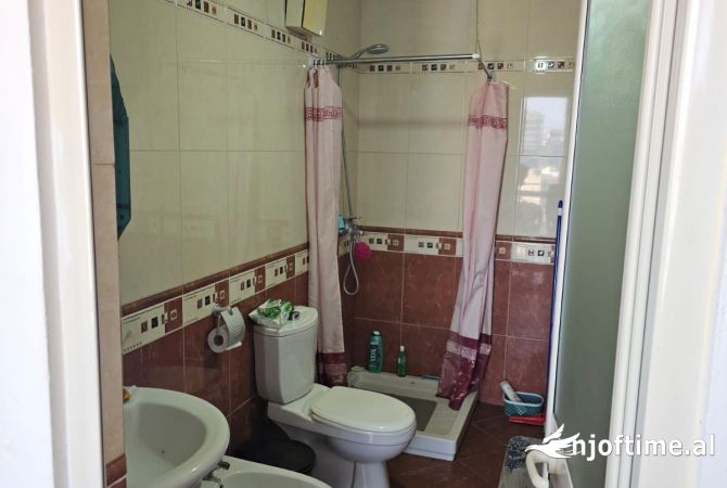 Shtepi me qera Apartament ne Tirane, 2+1, Mobilimi E mobiluar, Pagesa 600  Euro.