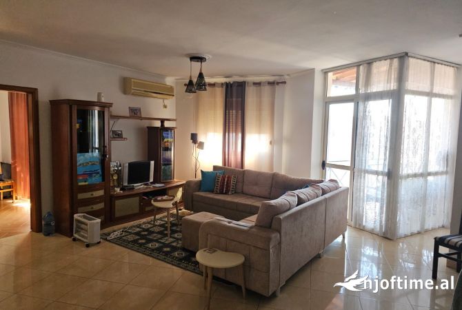 Shtepi me qera Apartament ne Tirane, 2+1, Mobilimi E mobiluar, Pagesa 600  Euro.