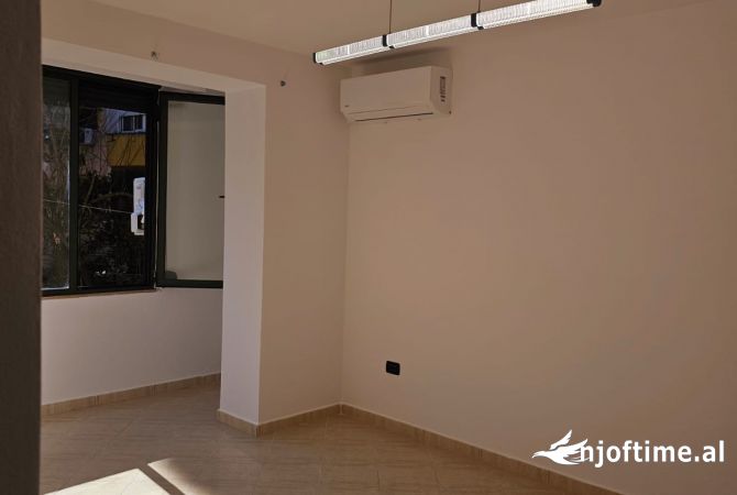 Japim me qera ambient 1+1 per zyre buze rruge te Ura e Tabakeve