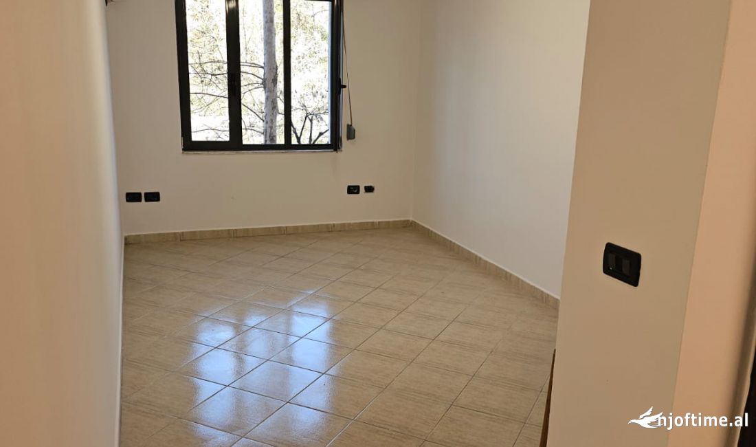 Japim me qera ambient 1+1 per zyre buze rruge te Ura e Tabakeve