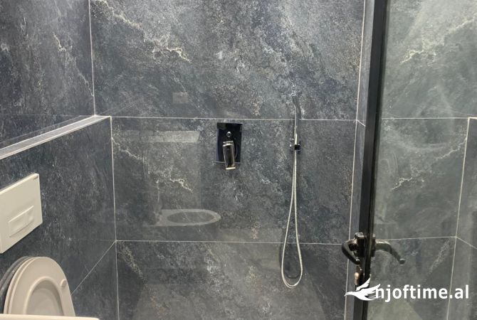 Shtepi ne shitje Apartament ne Tirane, Garsoniere, Mobilimi E mobiluar, Pagesa 330,000  Euro.