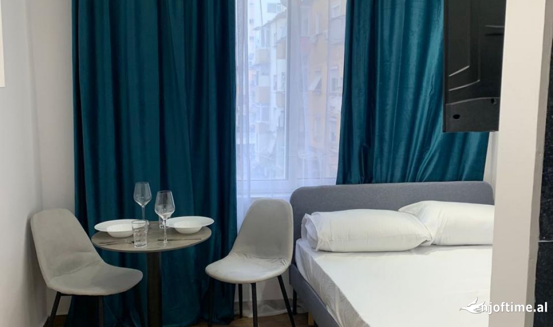 Shtepi ne shitje Apartament ne Tirane, Garsoniere, Mobilimi E mobiluar, Pagesa 330,000  Euro.