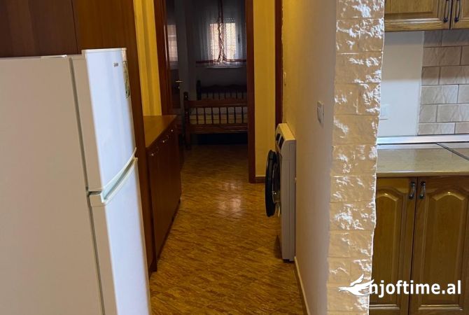 Shtepi me qera Apartament ne Tirane, 2+1, Mobilimi E mobiluar, Pagesa 570  Euro.