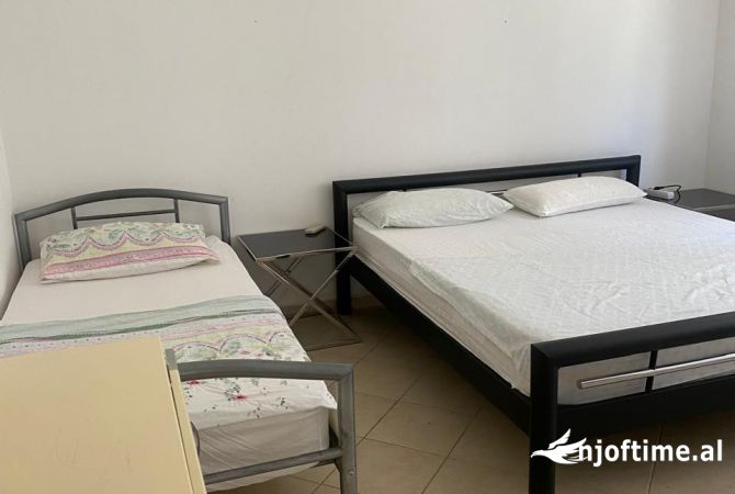 Shtepi ne shitje Apartament ne Durres, 2+1, Mobilimi E mobiluar, Pagesa 285,000  Euro.