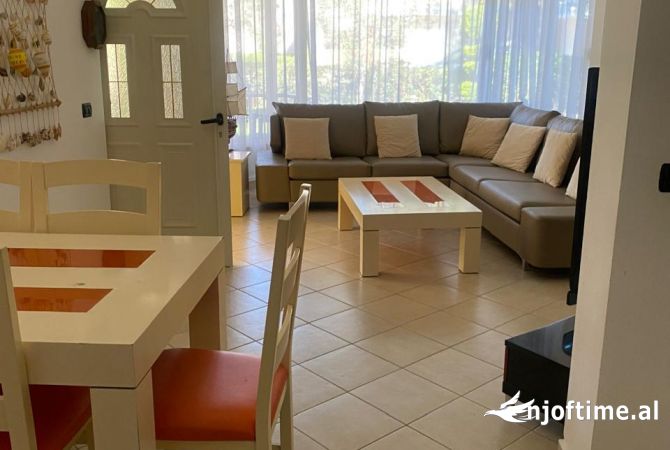 Shtepi ne shitje Apartament ne Durres, 2+1, Mobilimi E mobiluar, Pagesa 285,000  Euro.
