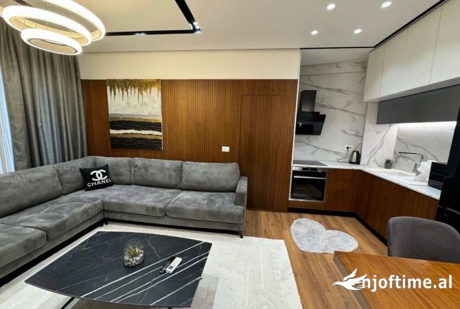 Shtepi ne shitje Apartament ne Tirane, 2+1, Mobilimi E mobiluar, Pagesa 160,000  Euro.