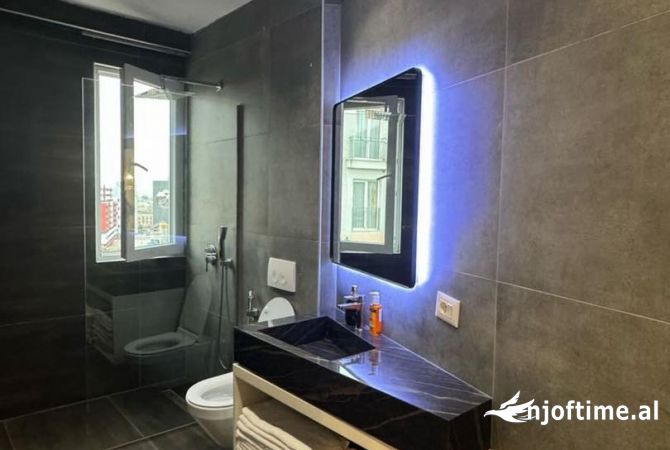 Shtepi ne shitje Apartament ne Tirane, 2+1, Mobilimi E mobiluar, Pagesa 160,000  Euro.