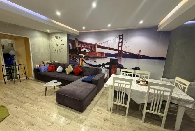 Apartament 3+1+2 me Qira pranë shkollës “Vasil Shanto”! 