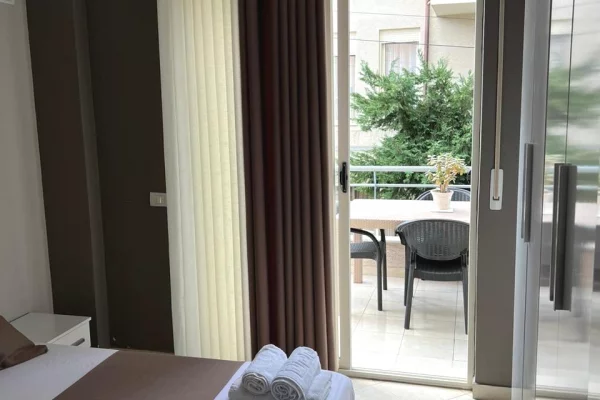 Shtepi me qera Apartament ne Tirane, 1+1, Mobilimi E mobiluar, Pagesa 600  Euro.