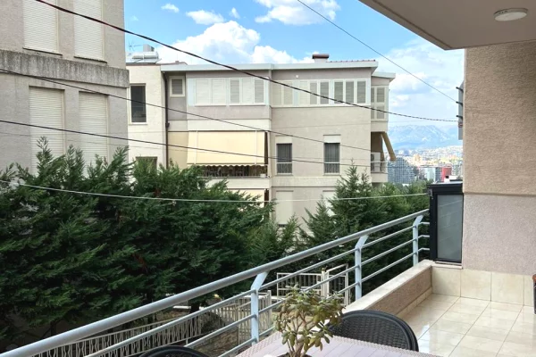 Shtepi me qera Apartament ne Tirane, 1+1, Mobilimi E mobiluar, Pagesa 600  Euro.